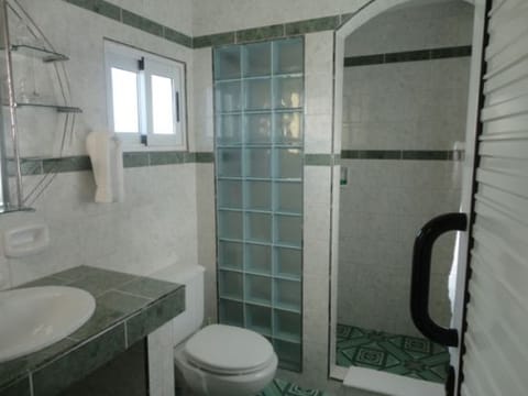 Double or Twin Room | Bathroom | Shower, free toiletries, towels