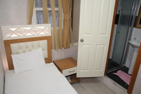Standard Single Room | Living area | LCD TV