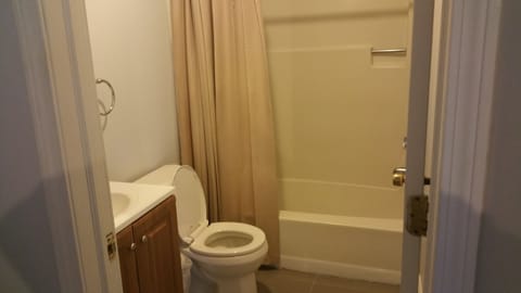 Suite, 1 Queen Bed, 2 Twins | Bathroom | Bathtub, towels