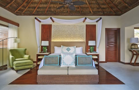 Signature Villa | Egyptian cotton sheets, premium bedding, minibar, in-room safe