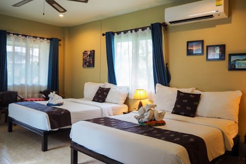 Sea Breeze Bungalow | Minibar, in-room safe, desk, soundproofing