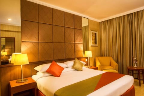 Superior Room | Egyptian cotton sheets, premium bedding, minibar, in-room safe