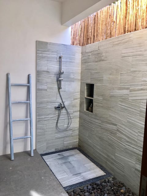 Deluxe Double or Twin Room, Terrace, Garden View | Bathroom shower