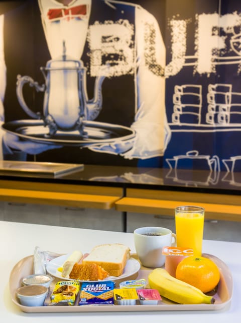 Daily cooked-to-order breakfast (BRL 29 per person)