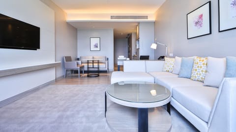 Suite, 1 Bedroom | Minibar, in-room safe, desk, laptop workspace