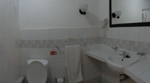 Basic Double or Twin Room | Bathroom | Shower, free toiletries, hair dryer, towels