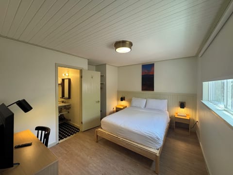 Deluxe Room, 2 Bedrooms | Desk, free WiFi, bed sheets