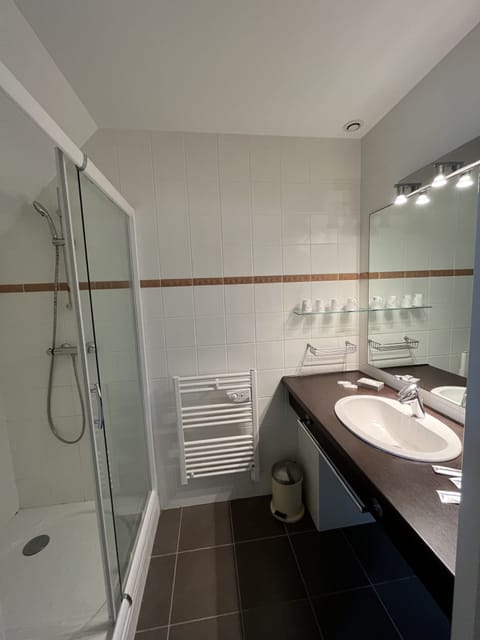 Family Apartment, Sea View | Bathroom | Free toiletries, hair dryer, towels, soap