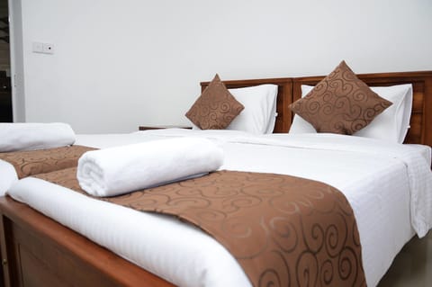 Deluxe Double Room, 1 Bedroom, Balcony, Garden View | 1 bedroom, iron/ironing board, free WiFi, bed sheets