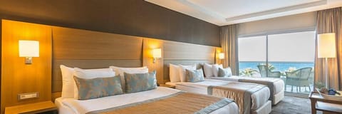 Family Room | Minibar, in-room safe, free WiFi