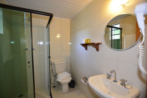 Superior Chalet with Balcony 2 | Bathroom | Shower, hair dryer, towels