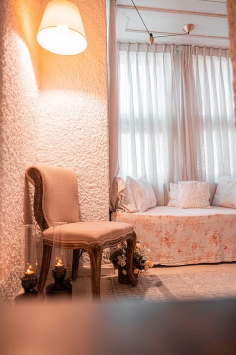 Classic Double Room | Minibar, in-room safe, free WiFi, bed sheets