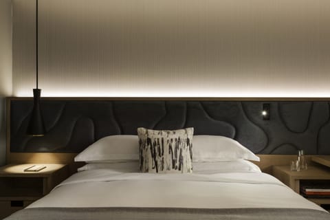 Frette Italian sheets, premium bedding, down comforters, pillowtop beds