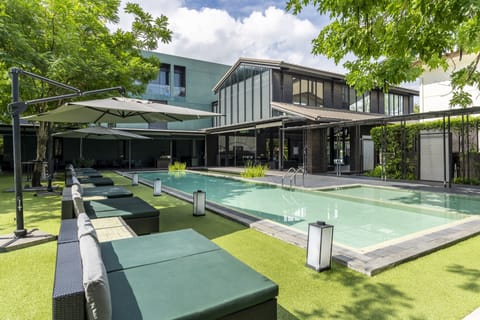 Outdoor pool, sun loungers