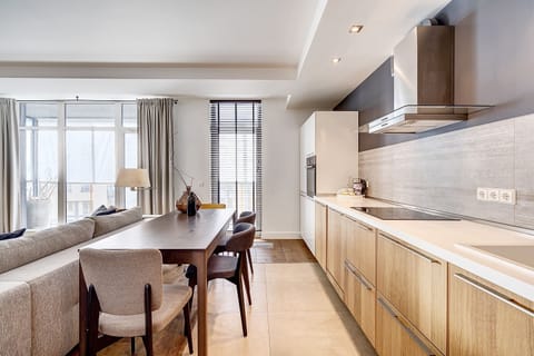 Deluxe Apartment, 1 Bedroom, Accessible, Balcony | Private kitchen | Fridge, microwave, oven, stovetop