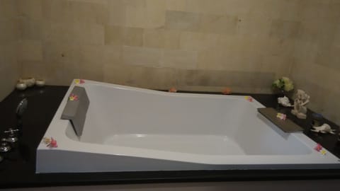 Family Room | Bathroom | Separate tub and shower, free toiletries, slippers, towels