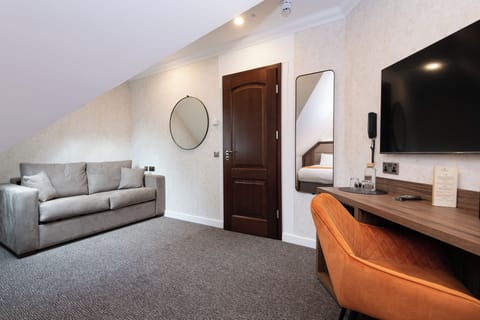 Junior Suite Two bedrooms One Bathroom | Free WiFi, bed sheets