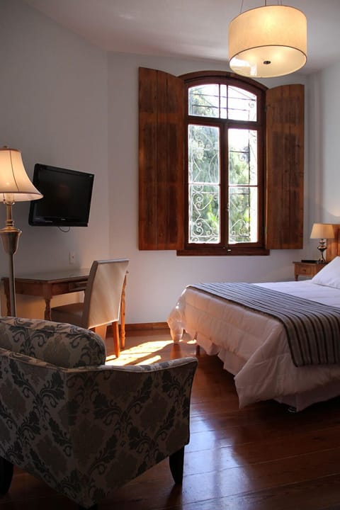 Minibar, desk, laptop workspace, blackout drapes