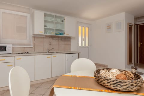 Superior Apartment, 2 Bedrooms, Terrace | Private kitchen | Fridge, stovetop, electric kettle