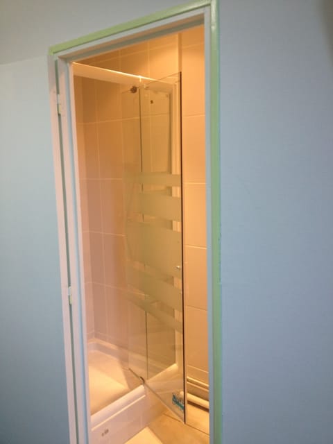 Standard Double Room | Bathroom | Free toiletries, hair dryer, towels