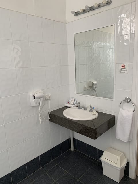 Standard Room | Bathroom | Free toiletries, hair dryer, towels