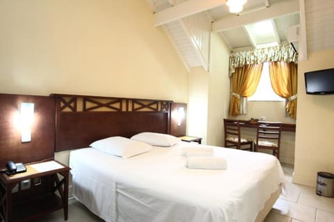 Deluxe Double or Twin Room | Desk, free WiFi, bed sheets