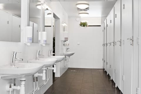 Quadruple Room, Shared Bathroom | Shared bathroom