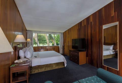 Desk, iron/ironing board, free cribs/infant beds, free WiFi