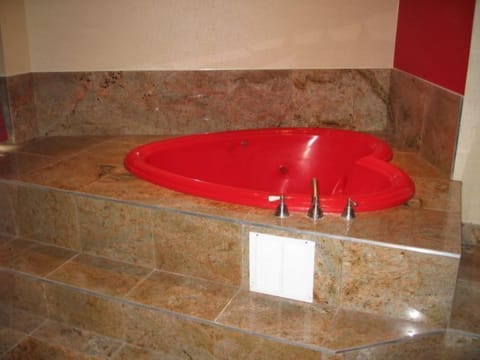 Jetted tub