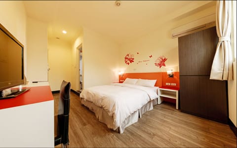 Basic Double Room, 1 Double Bed | Desk, blackout drapes, free WiFi