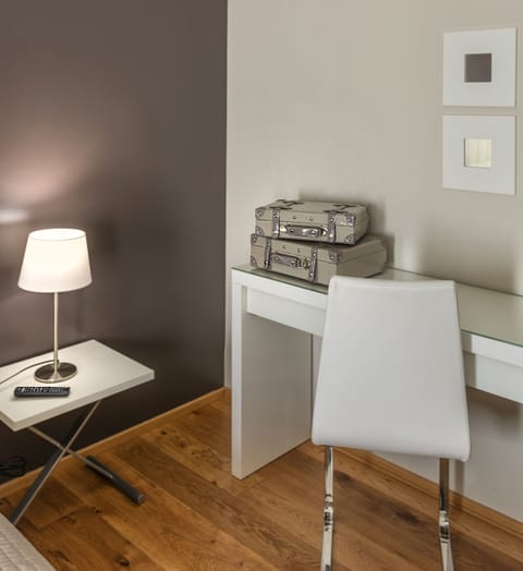 Apartment, 2 Bedrooms | Premium bedding, minibar, in-room safe, desk