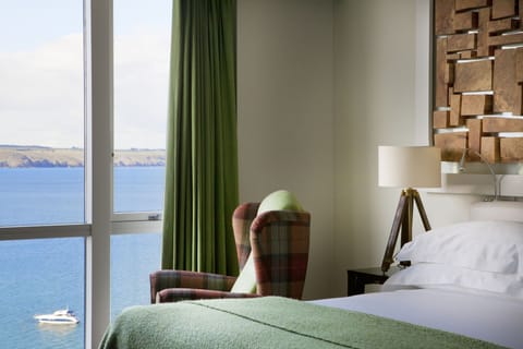 Deluxe Sea View Room | Premium bedding, pillowtop beds, minibar, in-room safe