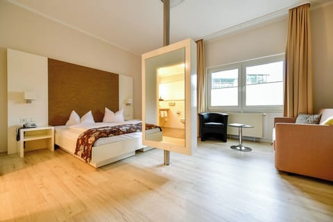 Comfort Double Room | Minibar, in-room safe, desk, free WiFi