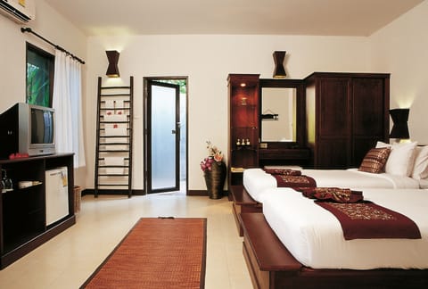 Superior Twin Room | Minibar, in-room safe, desk, free WiFi