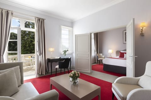 Suite - Chateau | Premium bedding, pillowtop beds, minibar, in-room safe