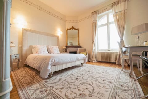 Superior Double Room, 1 Queen Bed, Park View | Premium bedding, desk, blackout drapes, soundproofing