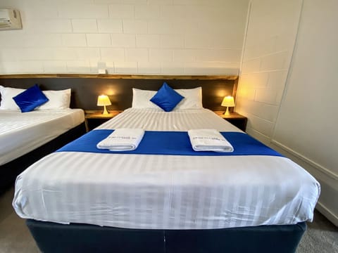 Deluxe Double Room | Desk, free WiFi, bed sheets