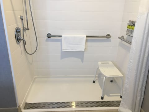 Standard Room, 2 Queen Beds, Accessible (Communications, Transfer Shower) | Bathroom | Free toiletries, hair dryer, towels, soap