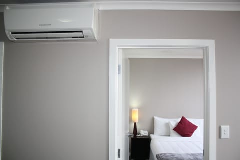 Egyptian cotton sheets, premium bedding, individually decorated, desk