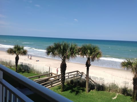 Apartment (2 Bedrooms) | Beach/ocean view