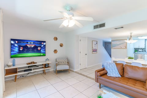 Townhome, 2 Bedrooms, Partial Ocean View | Living area | Flat-screen TV, DVD player