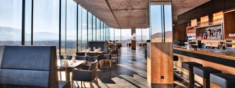 Lunch and dinner served