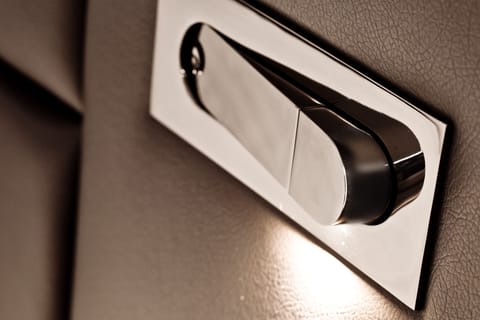 Hypo-allergenic bedding, minibar, in-room safe, desk