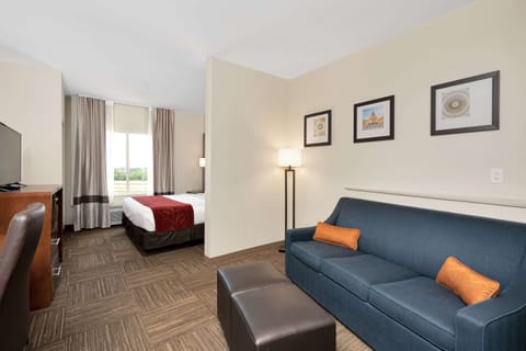 Suite, 1 King Bed with Sofa bed, Non Smoking | Desk, laptop workspace, iron/ironing board, free WiFi