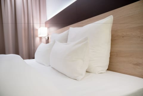 Deluxe Double Room | In-room safe, desk, soundproofing, free WiFi
