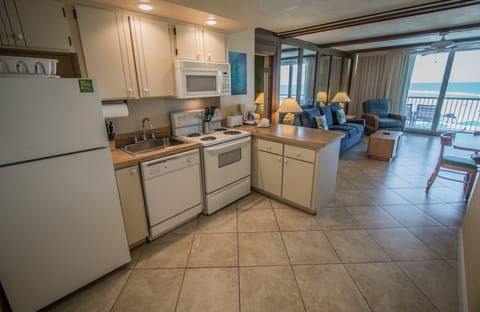 Condo, 1 Bedroom, Balcony, Ocean View (Mainsail) | Private kitchen | Fridge, microwave, oven, stovetop