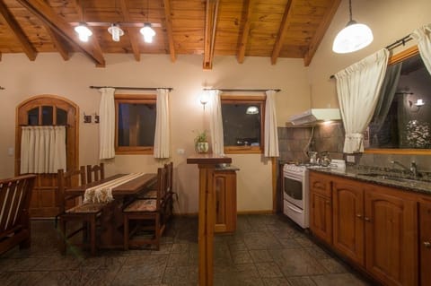 Cabin (2 People) | Private kitchen | Fridge, microwave, oven, stovetop