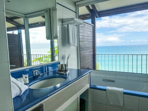 Junior Double Room, Terrace, Ocean View | Bathroom | Deep soaking tub, free toiletries, hair dryer, towels