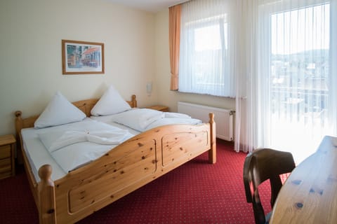 Double Room | In-room safe, desk, free WiFi, bed sheets