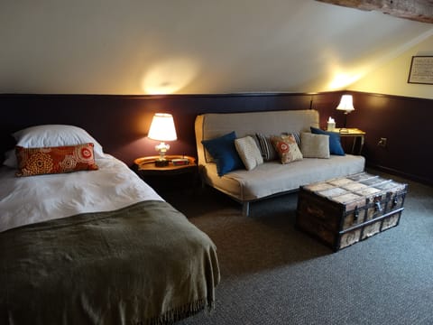 Room, Private Bathroom (Green Mountain) | Down comforters, iron/ironing board, free WiFi, bed sheets